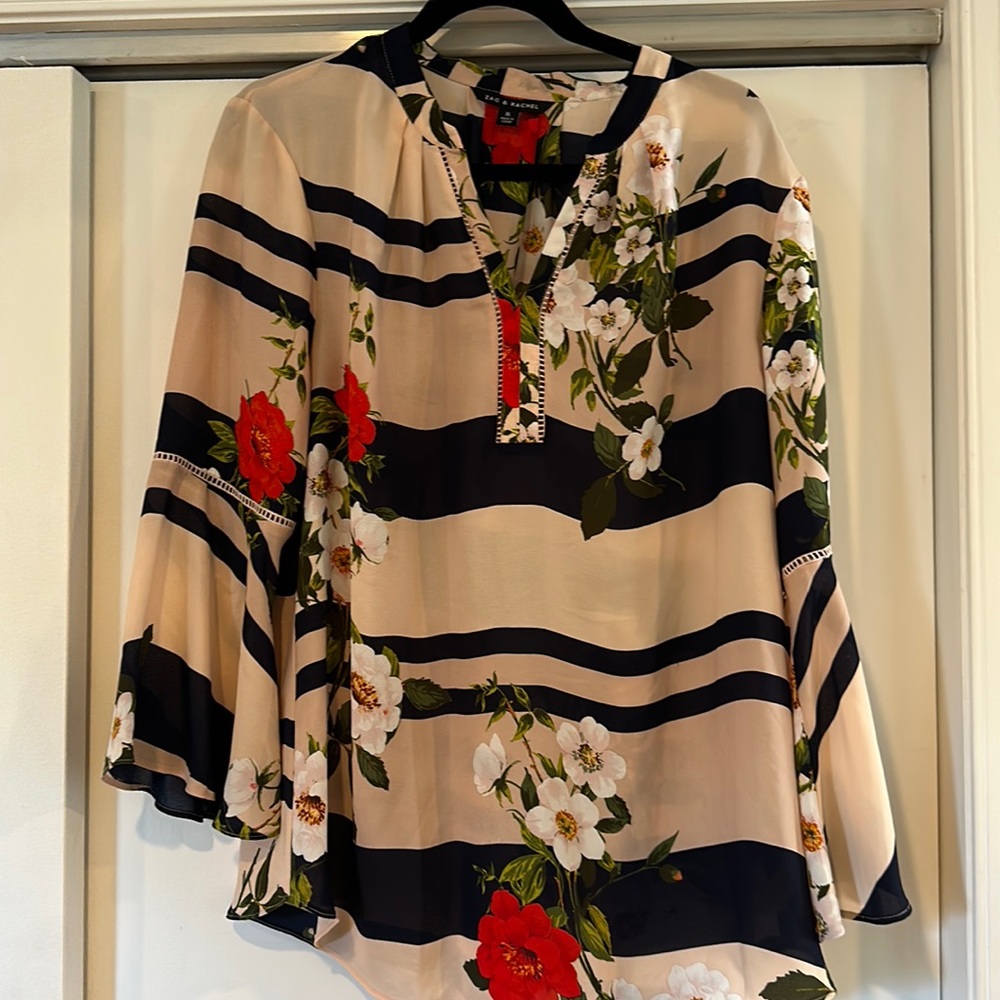 Zac & Rachel bell sleeve blouse - XL
